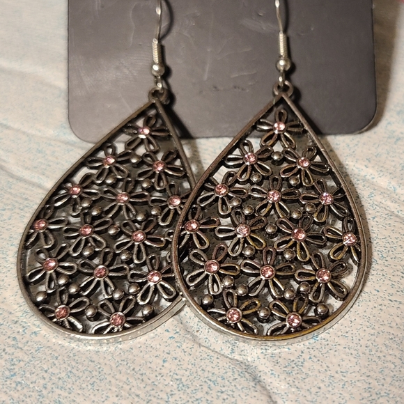 Jewelry - Picture 5 of 15